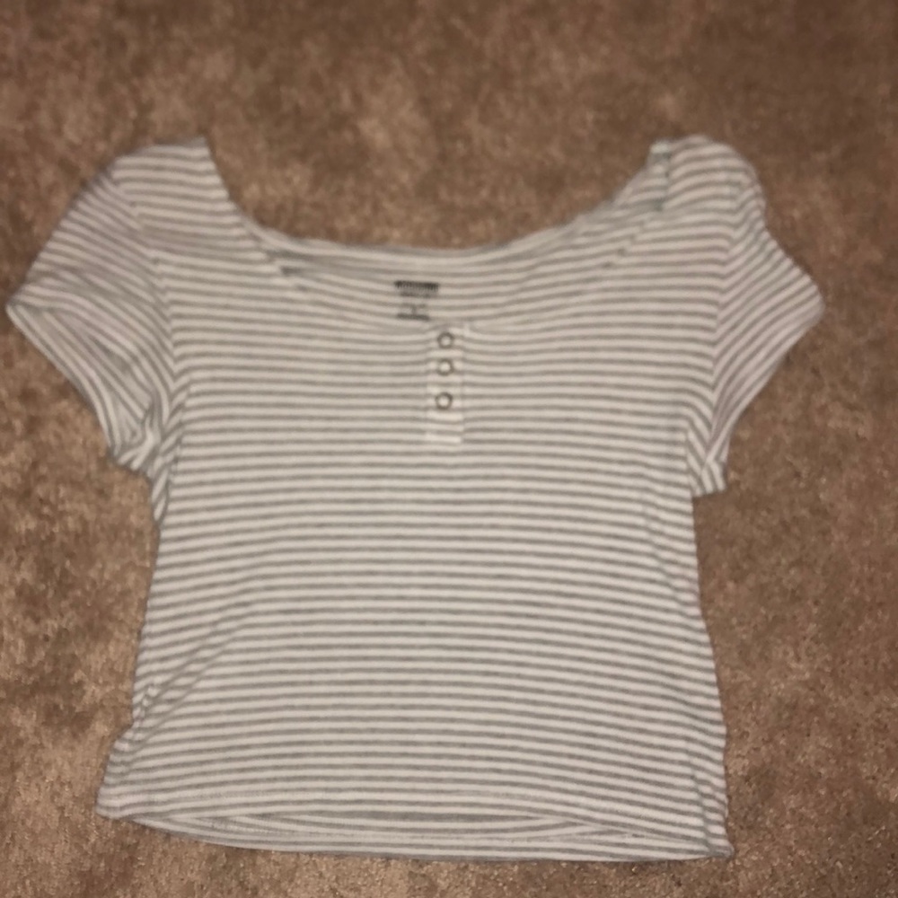 Super cute & casual shirt!!